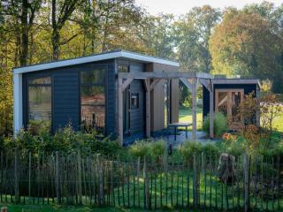 Luxury holiday home surrounded by water and forest - Sint Nicolaasga - 6