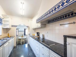 Villa with private heated pool - 9