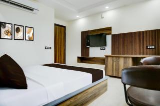 Hotel O Platinum - Zirakpur - 2