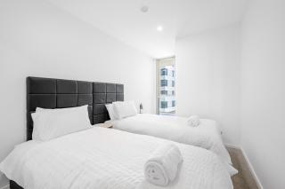Modern 2 Bedroom Apartment in Phillip with Parking - Phillip - 3