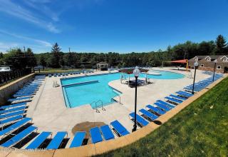 Poconos Getaway Relax w Sauna, Game Rm & Fire Pit - Tobyhanna - 8