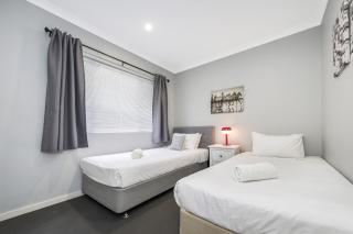 Mirrabooka 3-Bed Close to Shopping Centre - Perth - 2