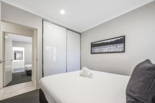 Mirrabooka 3-Bed Close to Shopping Centre - Perth - 3