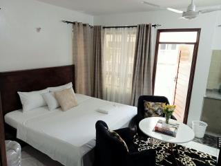 Dee Kijanis studio apartment - Mombassa - 6