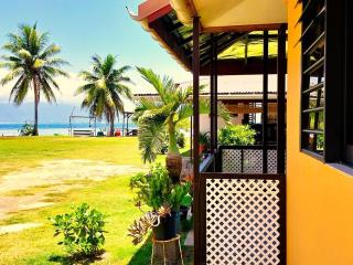 Manihini Beach Fare - Moorea - 0