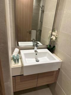 Modern Studio Near Burj Khalifa - 9