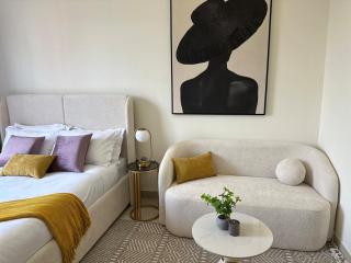 Modern Studio Near Burj Khalifa - 4