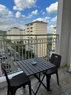 Modern Condo with Pool near Casinos in Clark - - 2