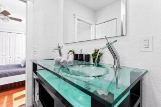 Villa Luxe 5BR Pool & Jacuzzi Fire Pit Piano - 4