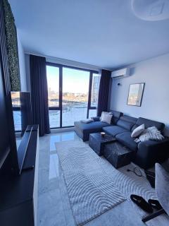 Stylish and Modern 1bdrm apt free private parking - Sofia - 2