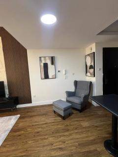 Dubai Marina Escan Tower Family Apartment - 7