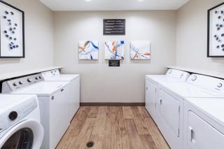 Candlewood Suites Fayetteville by IHG - 8