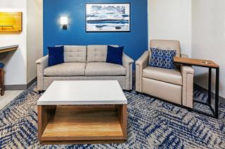 Candlewood Suites Fayetteville by IHG - Fayetteville - 0