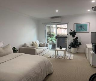 Cozy Studio with Private Entrance & Ensuite - Gerringong - 0