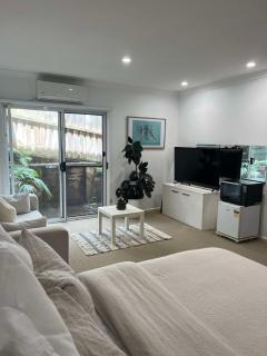 Cozy Studio with Private Entrance & Ensuite - Gerringong - 3