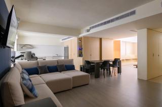 Spacious & Modern 2B2bLDK with Sauna, 3 Min Walk to Sun Yat-sen MRT - 2房2衛 客廳廚房桑拿 寬敞現代 3分步行到國父紀念館站 - 1