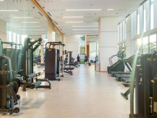 Modern 1BR Apartment Steps from Beach and Dubai Nightlife - 5