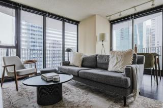 Blueground Lakeshore East pool wd nr park CHI-1199 - 0