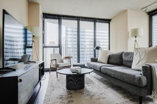 Blueground Lakeshore East pool wd nr park CHI-1199 - 6