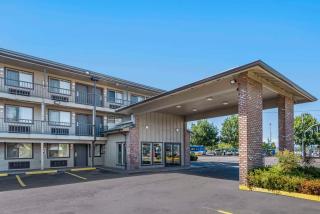 Econo Lodge Portland Airport - Portland - 9