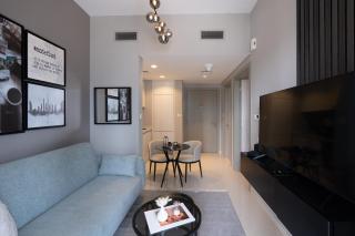 Keyrock Living - Lakeview Luxury with Pool Access - 2