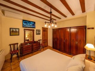 Premium cottage with hot tub - 5