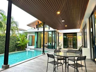 Naiharn Baan Bua Villa - Rawai Beach - 7