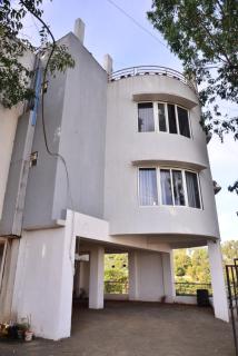 Hotel Elephant Valley View - Mahabaleshwar - 0