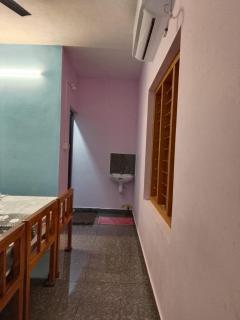 Kathoo's Lakeview Homestay - Alleppey - 3