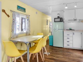 Rockaway Beach Retro Retreat: Pet Welcome - Rockaway Beach - 1