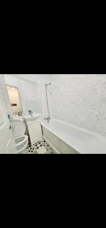 Room in e17 close to Woodstreet station - Londra - 2