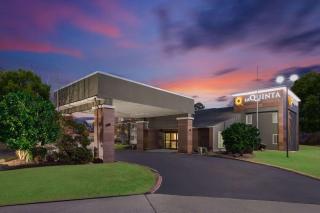 La Quinta Inn by Wyndham El Dorado - 9