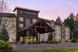 La Quinta Inn & Suites by Wyndham Lake George - Lake George - 9