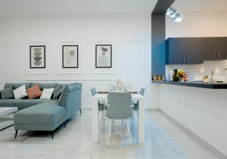 Bright & Chic Apartment - 7