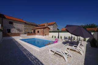Villa Dora with private pool - Gradina - 9
