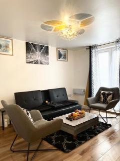 1st Floor Crescent Apartment - 5