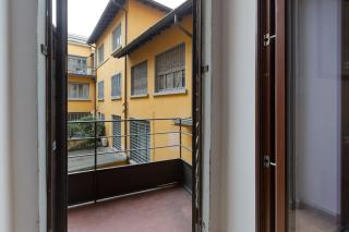 GuestHost - Bright Studio with Balcony in Milan - Milan - 5