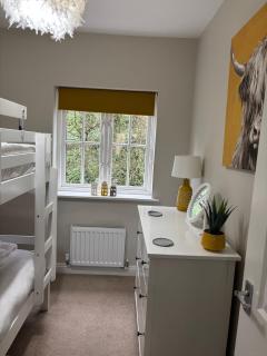 Stylish & spacious harbour-view townhouse with parking - Whitby - 2