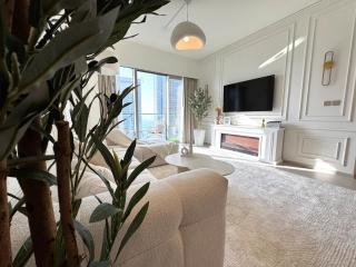 Stunning 1BR Burj View from Infinity Pool - 0