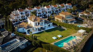 VACATION MARBELLA I Villa Milka, Frontline Golf, Giant Private Heated Pool, Close to High-end Restaurants, 8min Puerto Banus, Cine Room - Marbella - 0