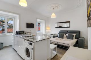 Bright 1BR Castelo São Jorge – Graça Getaway | By Airnest - Lissabon - 8