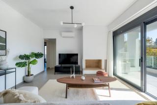 Prestigious 3BR Apartment in Marousi by UPSTREET - 8