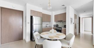 Spacious 2 Bedroom in Act1 Act 2 Downtown - 4