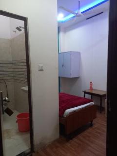 Tridev paying guest house - Varanasi - 0
