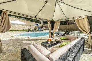 Countyside Retreat Six Bedroom Villa with Pool - Gruda - 9