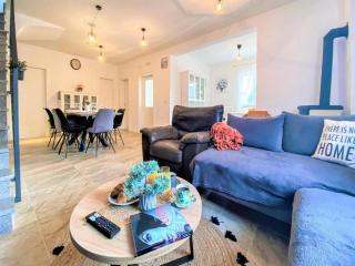 Tranquil Getaway Villa with Pool - Kozica - 6