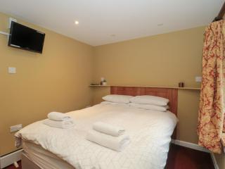 Double Room 2 - Stroud - 8
