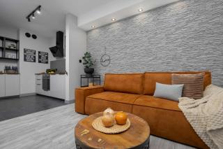 Bright Apartment with Terrace & Parking near Metro Kondratowicza by Noclegi Renters - Warschau - 3