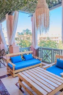 Luxury 2BR with Pool & Garden View Balcony - Marrakech - 9
