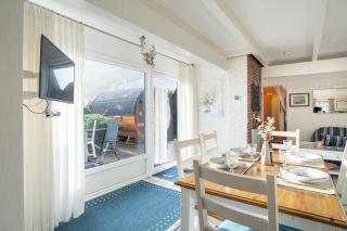 Am-hohen-Ufer-Reetdach-Haus-Happy-Haus - 2